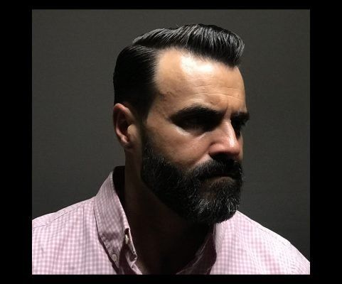 Corte de pelo terminado visto de perfil